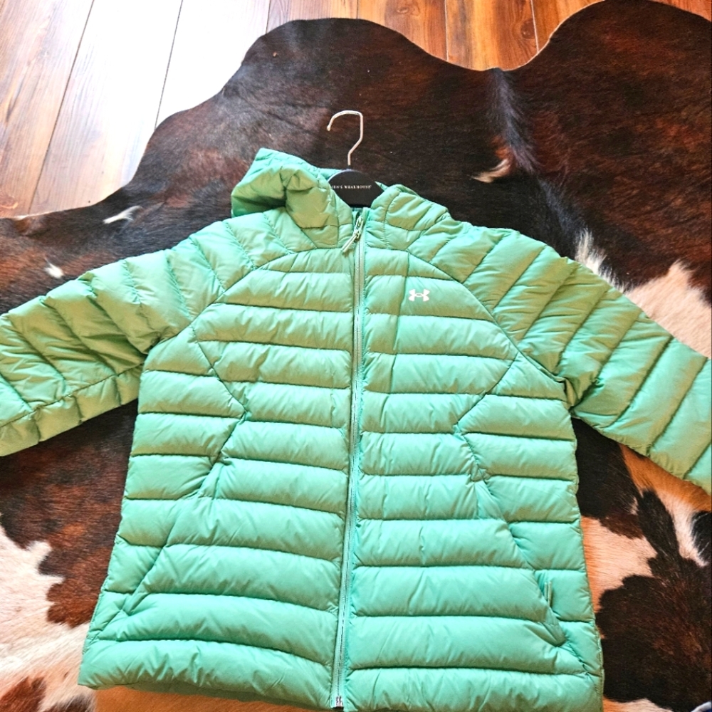 Women's small under armor jacket